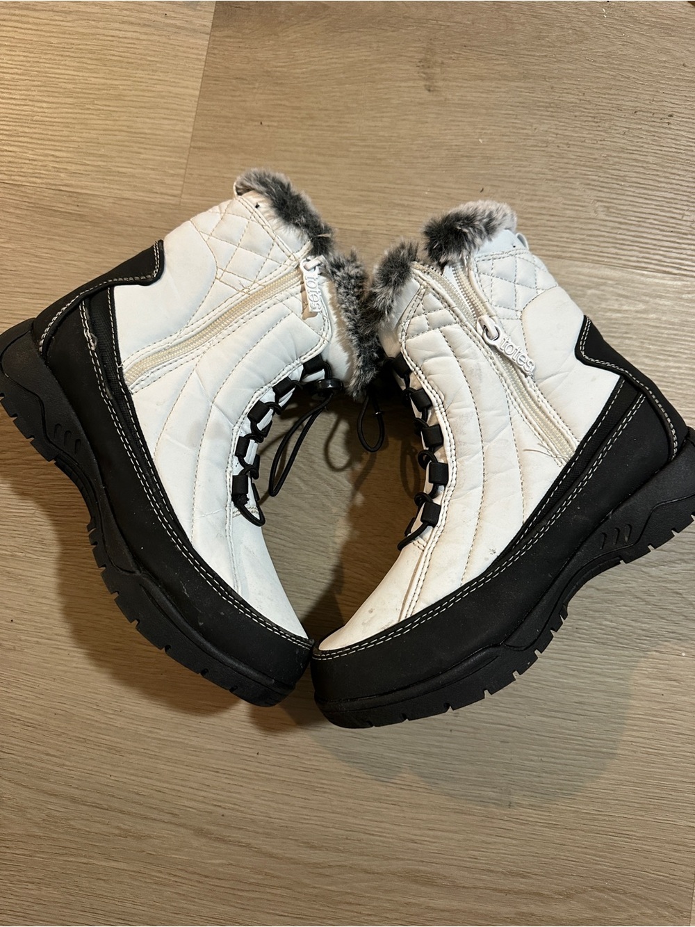 totes White and Black Quilted Faux Fur Trim Winter Lace-Up Boots